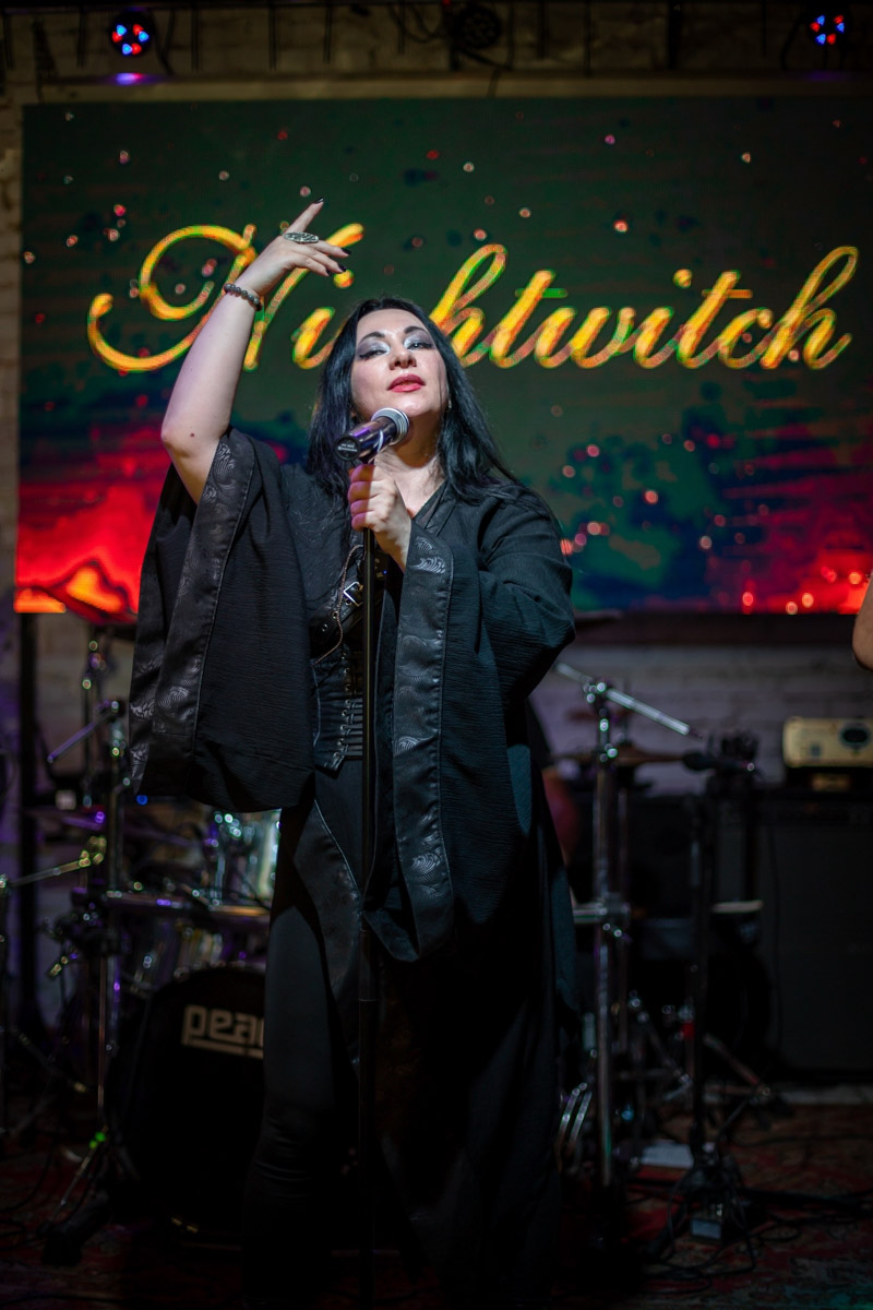 Во Владимир приезжает Александр Розенбаум — концерты пройдут два вечера подряд. Его истории про любовь и человеческие судьбы не стареют, оставаясь по-прежнему актуальными, а на выступлениях царит особая атмосфера: теплая, камерная, будто в гостях у старого друга. Другие развлечения недели ищите в нашей афише.