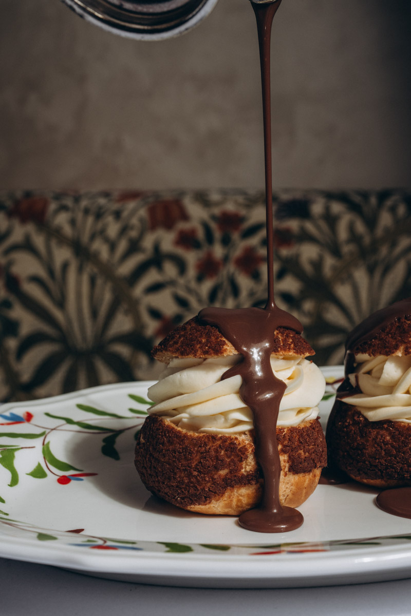 Во Владимире появился проект, который местные уже называют самой обсуждаемой новинкой сезона. На Спасской открылся трехэтажный итальянский ресторан и бар GIO — амбициозная работа команды Ирины Залевской и Zalevsky Group, известных по ярким городским проектам.