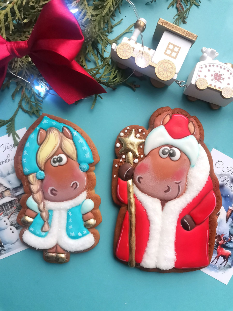 По восточному календарю 2026-й пройдет под покровительством Огненной Лошади: харизматичной, вдохновляющей и неудержимой. Не потому ли владимирцы, дабы задобрить символ года, вовсю украшают свои дома конями всех мастей? Есть варианты из керамики, гипса, стекла, воска или медового теста. А некоторые экземпляры созданы своими руками. О них и поговорим.