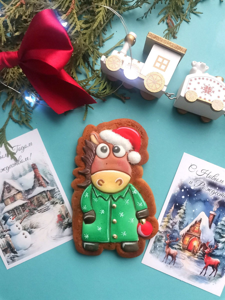 По восточному календарю 2026-й пройдет под покровительством Огненной Лошади: харизматичной, вдохновляющей и неудержимой. Не потому ли владимирцы, дабы задобрить символ года, вовсю украшают свои дома конями всех мастей? Есть варианты из керамики, гипса, стекла, воска или медового теста. А некоторые экземпляры созданы своими руками. О них и поговорим.