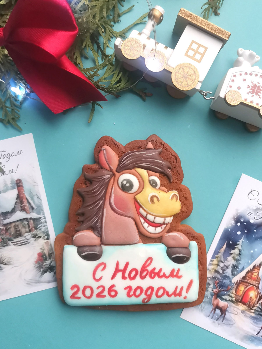 По восточному календарю 2026-й пройдет под покровительством Огненной Лошади: харизматичной, вдохновляющей и неудержимой. Не потому ли владимирцы, дабы задобрить символ года, вовсю украшают свои дома конями всех мастей? Есть варианты из керамики, гипса, стекла, воска или медового теста. А некоторые экземпляры созданы своими руками. О них и поговорим.