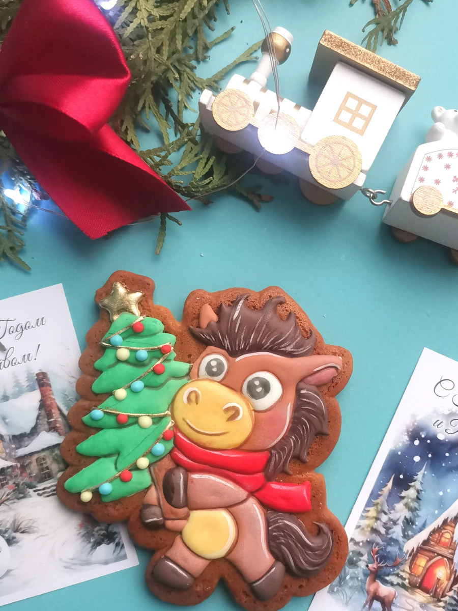 По восточному календарю 2026-й пройдет под покровительством Огненной Лошади: харизматичной, вдохновляющей и неудержимой. Не потому ли владимирцы, дабы задобрить символ года, вовсю украшают свои дома конями всех мастей? Есть варианты из керамики, гипса, стекла, воска или медового теста. А некоторые экземпляры созданы своими руками. О них и поговорим.