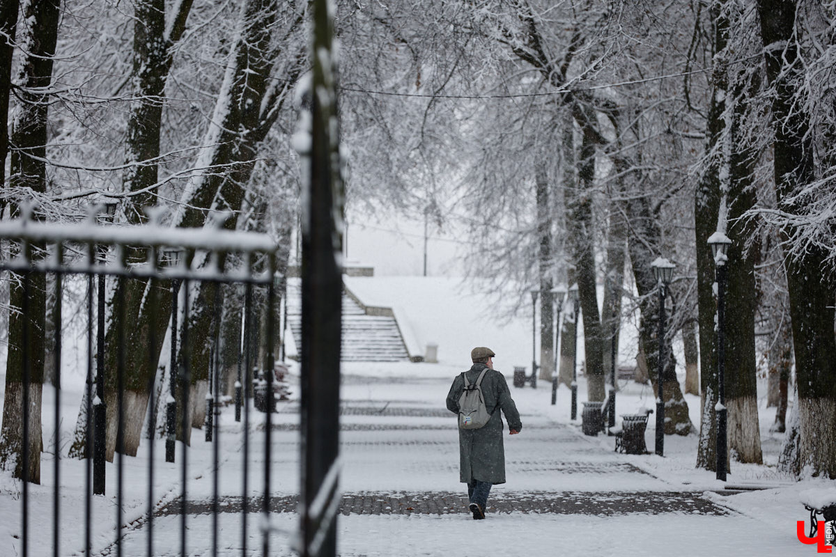 Только погода начала соответствовать новогоднему настроению, как прилетели неутешительные новости от синоптиков: наступившая зима вновь сделает паузу. Когда же на смену хрустящим морозам придет очередная оттепель?