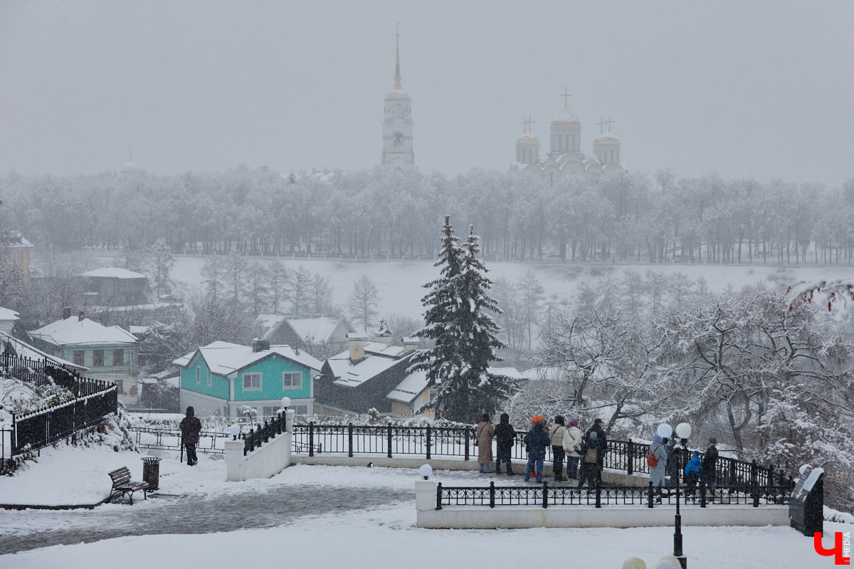 Только погода начала соответствовать новогоднему настроению, как прилетели неутешительные новости от синоптиков: наступившая зима вновь сделает паузу. Когда же на смену хрустящим морозам придет очередная оттепель?