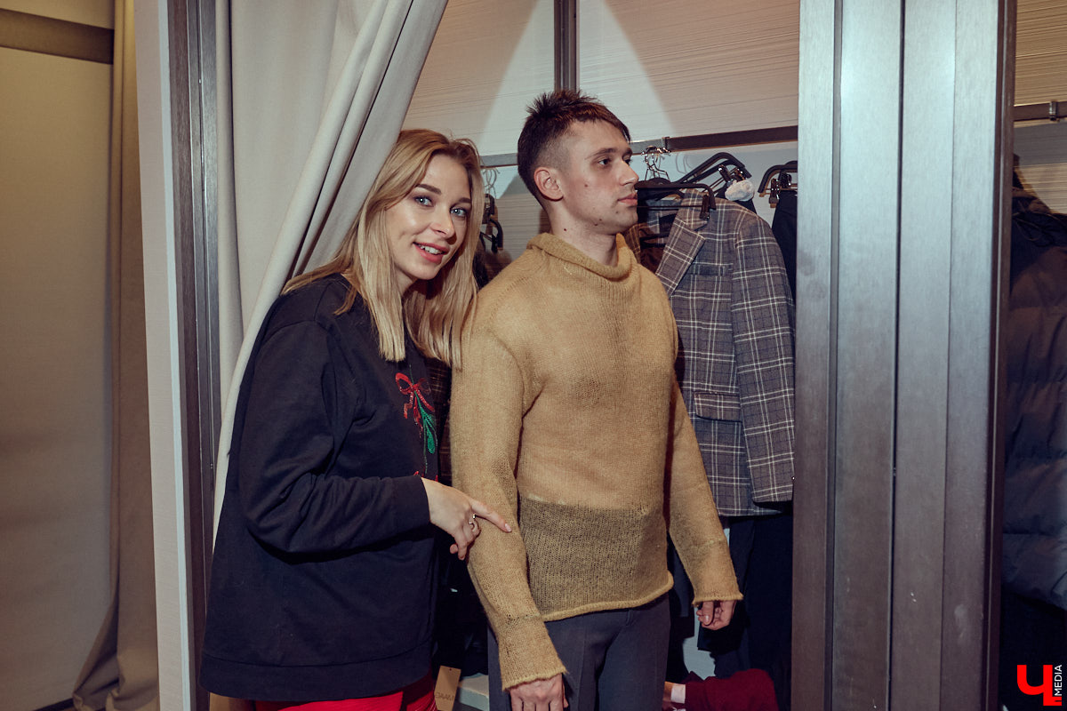 Как известно, встречают обычно по одежке. Доказан сей факт в том числе и любимцем зрителей по всему миру Педро Паскалем. Стиль одного из самых востребованных актеров Голливуда одновременно удивляет и восхищает, гардероб звезды сериала The Last of Us регулярно обсуждают модные медиа. Мы взяли на вооружение несколько особенно выразительных look’ов всеобщего краша и в компании стилиста Любавы Соколовой отправились на шопинг в магазины Владимира.