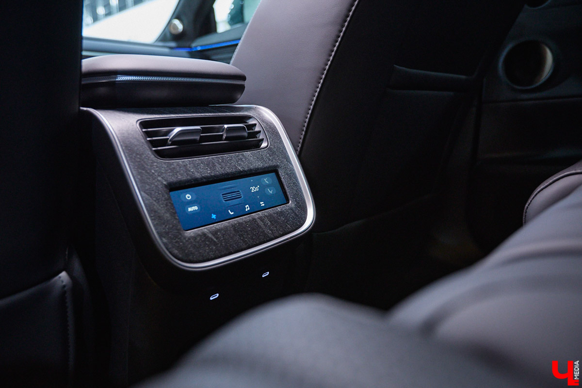 Столица 33-го региона превращается в город коротких световых дней, скользких улиц и спонтанных снегопадов. Скажем честно: управлять автомобилем в таких условиях — как играть в Mario, только без запасных жизней. И тут на помощь приходят автомобили EXEED, которые во Владимире можно лично протестировать у официального дилера «АвтоТракт».