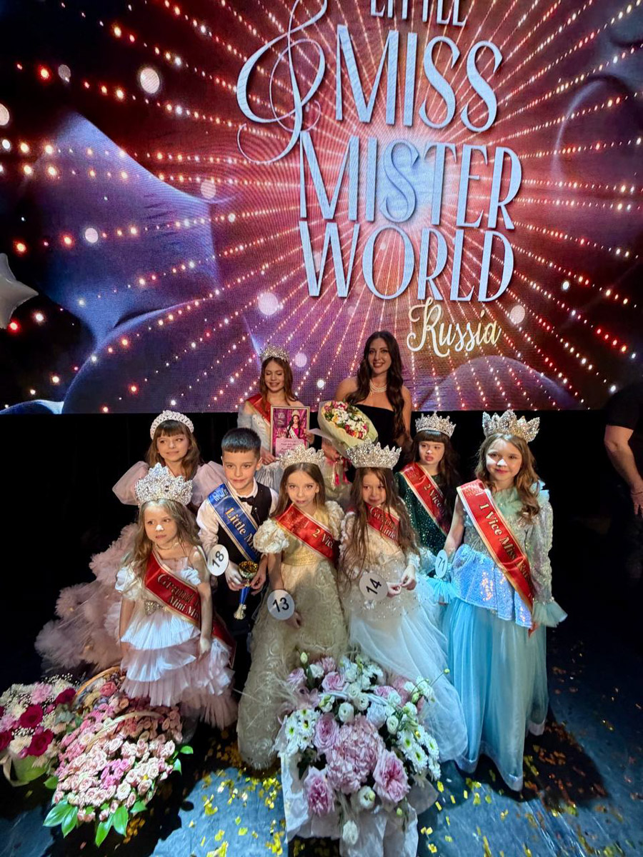 На всероссийской арене красоты сияют не только взрослые красавицы из Владимира, но и совсем еще юные звезды. Делегация от 33-го региона и модельного агентства Victory посетила Москву для участия, пожалуй, в самом масштабном конкурсе страны для детей Little Miss and Mister World Russia. «Ключ-Медиа» узнал, как выступили дети и какие титулы они привезли домой.