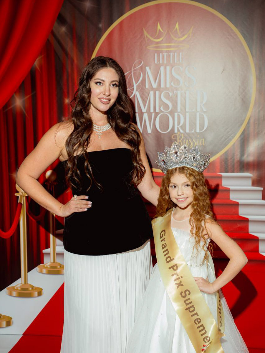 На всероссийской арене красоты сияют не только взрослые красавицы из Владимира, но и совсем еще юные звезды. Делегация от 33-го региона и модельного агентства Victory посетила Москву для участия, пожалуй, в самом масштабном конкурсе страны для детей Little Miss and Mister World Russia. «Ключ-Медиа» узнал, как выступили дети и какие титулы они привезли домой.