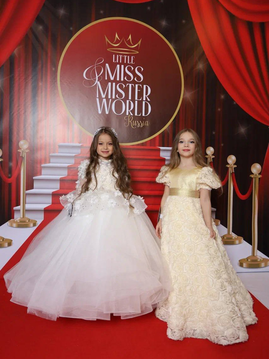 На всероссийской арене красоты сияют не только взрослые красавицы из Владимира, но и совсем еще юные звезды. Делегация от 33-го региона и модельного агентства Victory посетила Москву для участия, пожалуй, в самом масштабном конкурсе страны для детей Little Miss and Mister World Russia. «Ключ-Медиа» узнал, как выступили дети и какие титулы они привезли домой.
