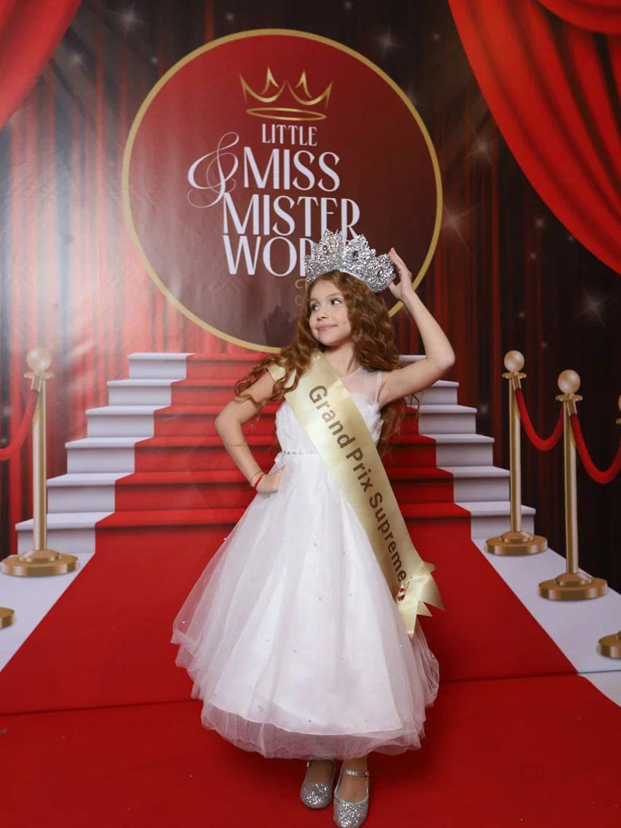 На всероссийской арене красоты сияют не только взрослые красавицы из Владимира, но и совсем еще юные звезды. Делегация от 33-го региона и модельного агентства Victory посетила Москву для участия, пожалуй, в самом масштабном конкурсе страны для детей Little Miss and Mister World Russia. «Ключ-Медиа» узнал, как выступили дети и какие титулы они привезли домой.