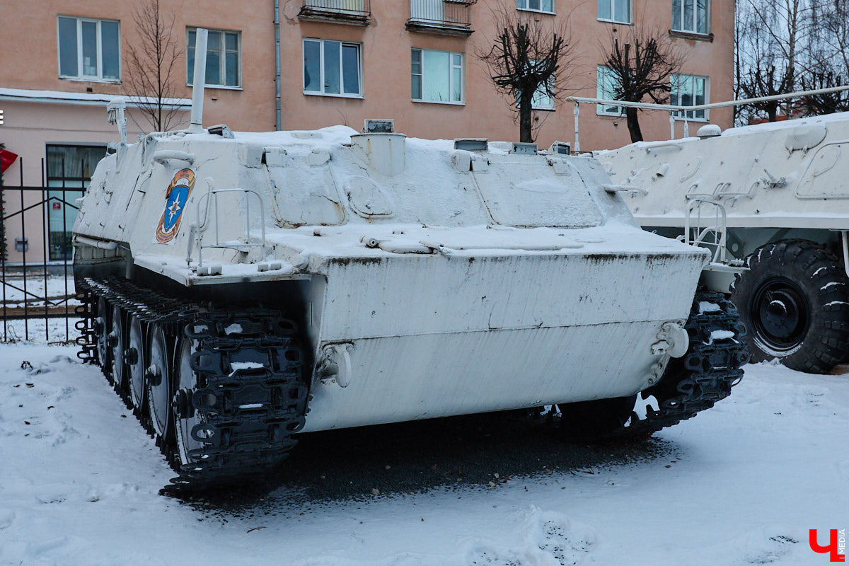 Во Владимире нет музея, объединяющего различные образцы техники. Зато такая коллекция есть под открытым небом прямо в черте города. Единственное, находятся экземпляры в отдаленных друг от друга локациях, но «Ключ-Медиа» собрал их воедино. Здорово, что увидеть механизмы своими глазами может каждый, и притом совершенно бесплатно!