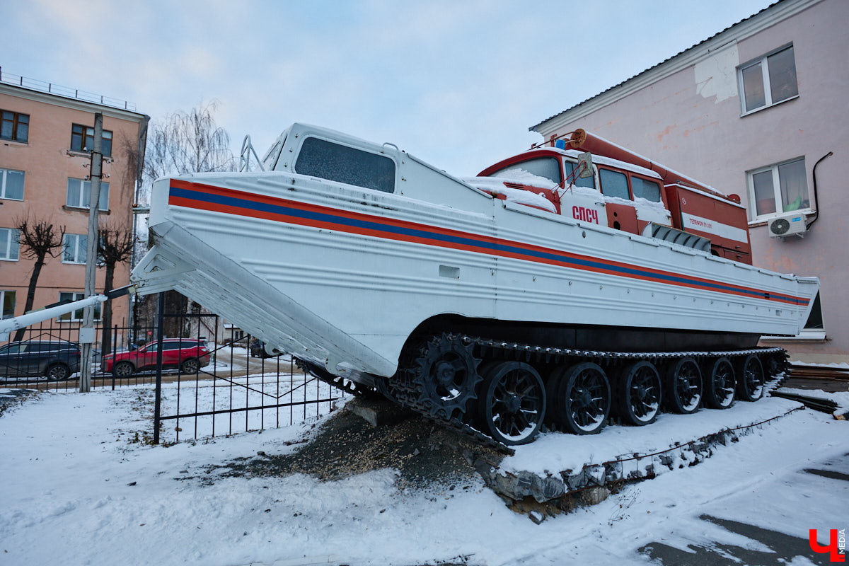 Во Владимире нет музея, объединяющего различные образцы техники. Зато такая коллекция есть под открытым небом прямо в черте города. Единственное, находятся экземпляры в отдаленных друг от друга локациях, но «Ключ-Медиа» собрал их воедино. Здорово, что увидеть механизмы своими глазами может каждый, и притом совершенно бесплатно!