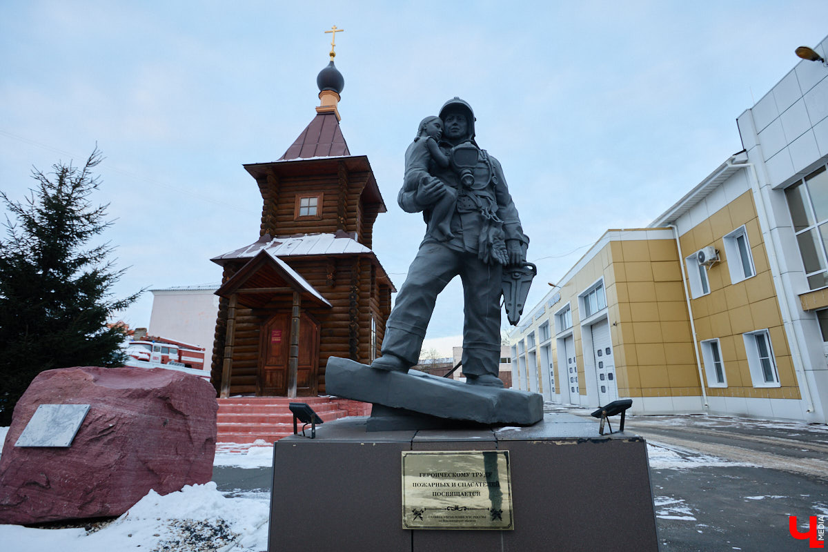 Во Владимире нет музея, объединяющего различные образцы техники. Зато такая коллекция есть под открытым небом прямо в черте города. Единственное, находятся экземпляры в отдаленных друг от друга локациях, но «Ключ-Медиа» собрал их воедино. Здорово, что увидеть механизмы своими глазами может каждый, и притом совершенно бесплатно!