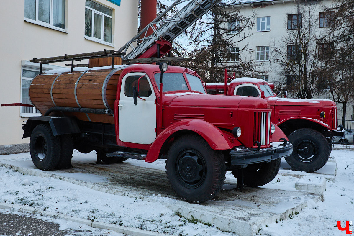 Во Владимире нет музея, объединяющего различные образцы техники. Зато такая коллекция есть под открытым небом прямо в черте города. Единственное, находятся экземпляры в отдаленных друг от друга локациях, но «Ключ-Медиа» собрал их воедино. Здорово, что увидеть механизмы своими глазами может каждый, и притом совершенно бесплатно!