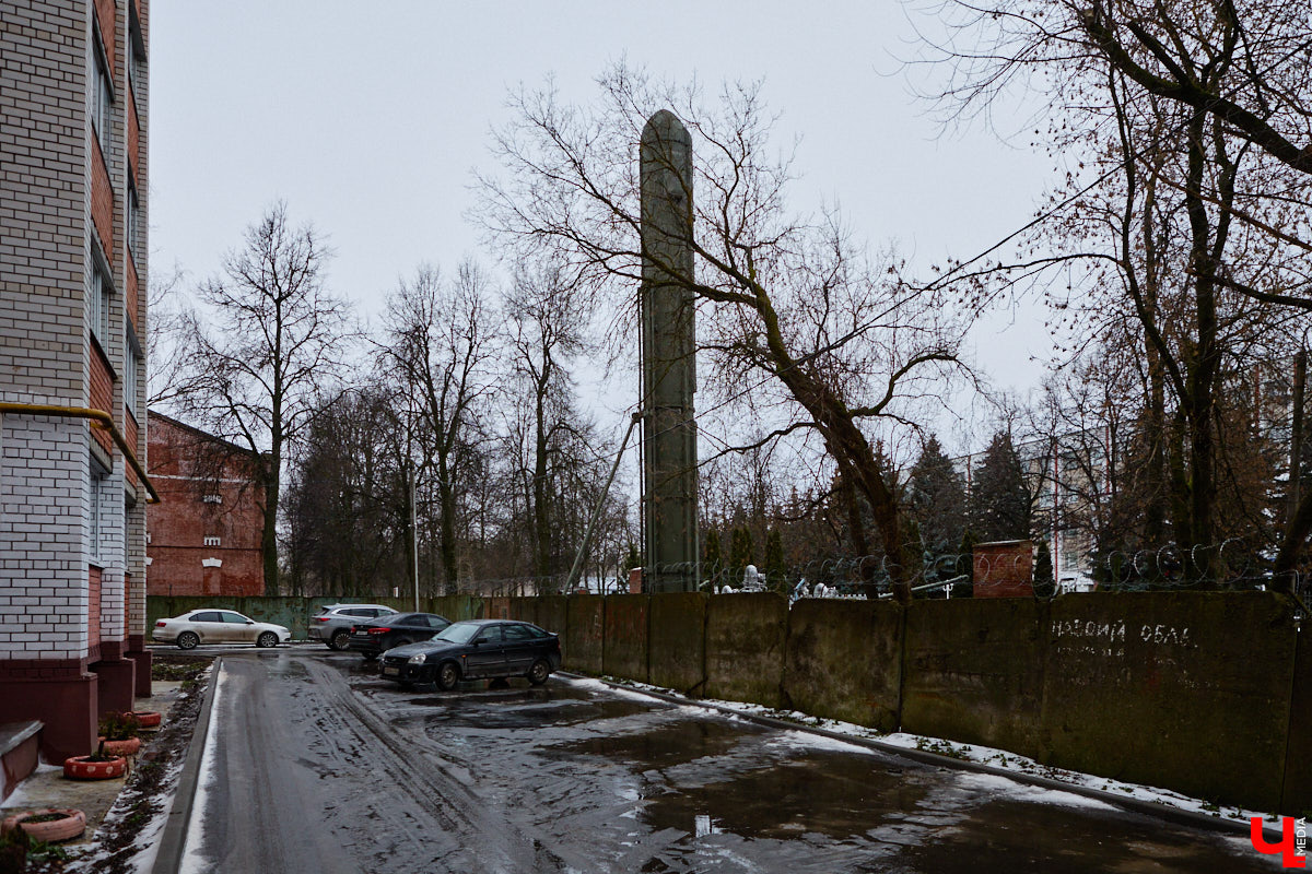 Во Владимире нет музея, объединяющего различные образцы техники. Зато такая коллекция есть под открытым небом прямо в черте города. Единственное, находятся экземпляры в отдаленных друг от друга локациях, но «Ключ-Медиа» собрал их воедино. Здорово, что увидеть механизмы своими глазами может каждый, и притом совершенно бесплатно!