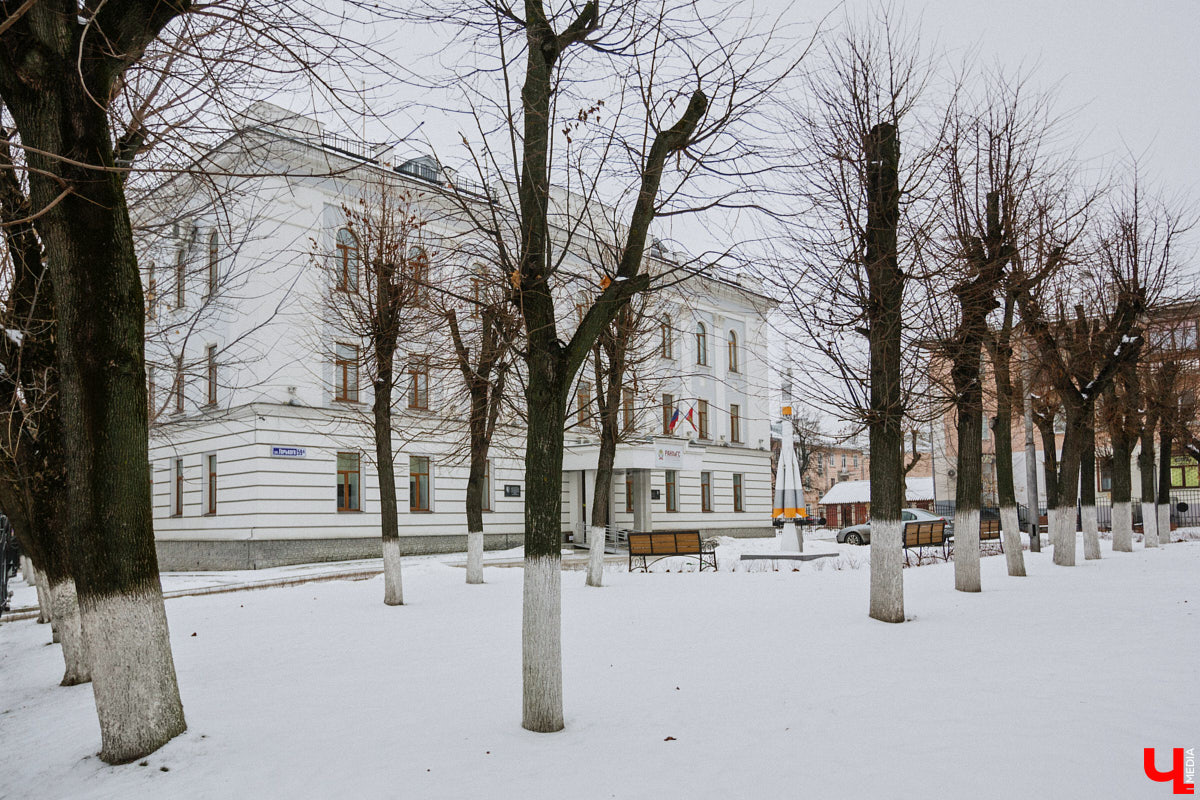 Во Владимире нет музея, объединяющего различные образцы техники. Зато такая коллекция есть под открытым небом прямо в черте города. Единственное, находятся экземпляры в отдаленных друг от друга локациях, но «Ключ-Медиа» собрал их воедино. Здорово, что увидеть механизмы своими глазами может каждый, и притом совершенно бесплатно!