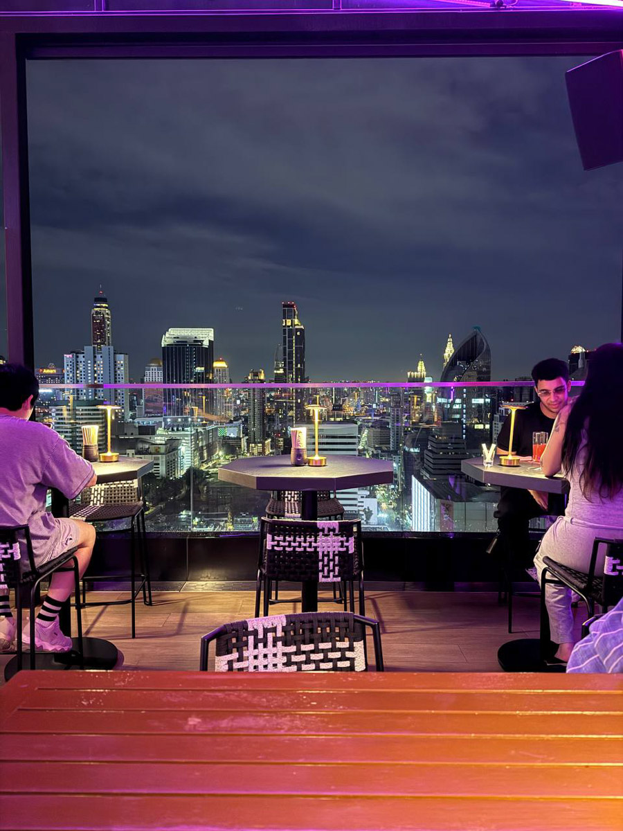 В последнее время организовывать путешествия за границу стало сложнее. Но и в этих условиях остаются возможности спланировать необычный тур за приемлемые деньги. Жительница Владимира Полина Чистова занимается этим уже 17 лет: с семьей она объездила более 30 стран. О своем любопытном опыте наша героиня рассказала «Ключ-Медиа».