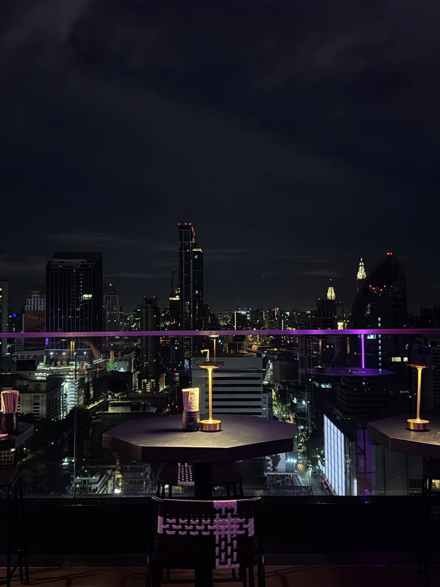 В последнее время организовывать путешествия за границу стало сложнее. Но и в этих условиях остаются возможности спланировать необычный тур за приемлемые деньги. Жительница Владимира Полина Чистова занимается этим уже 17 лет: с семьей она объездила более 30 стран. О своем любопытном опыте наша героиня рассказала «Ключ-Медиа».