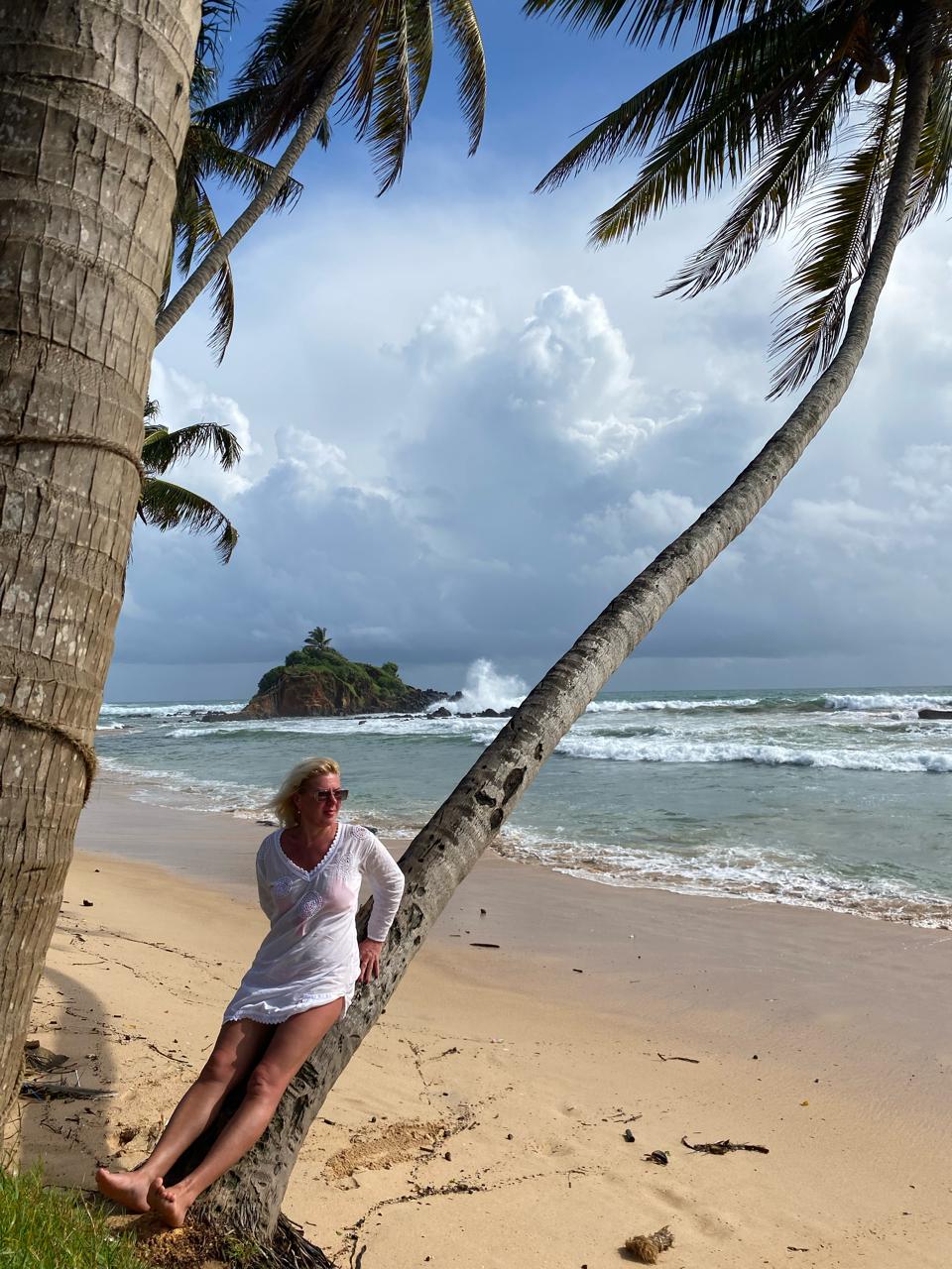 В последнее время организовывать путешествия за границу стало сложнее. Но и в этих условиях остаются возможности спланировать необычный тур за приемлемые деньги. Жительница Владимира Полина Чистова занимается этим уже 17 лет: с семьей она объездила более 30 стран. О своем любопытном опыте наша героиня рассказала «Ключ-Медиа».