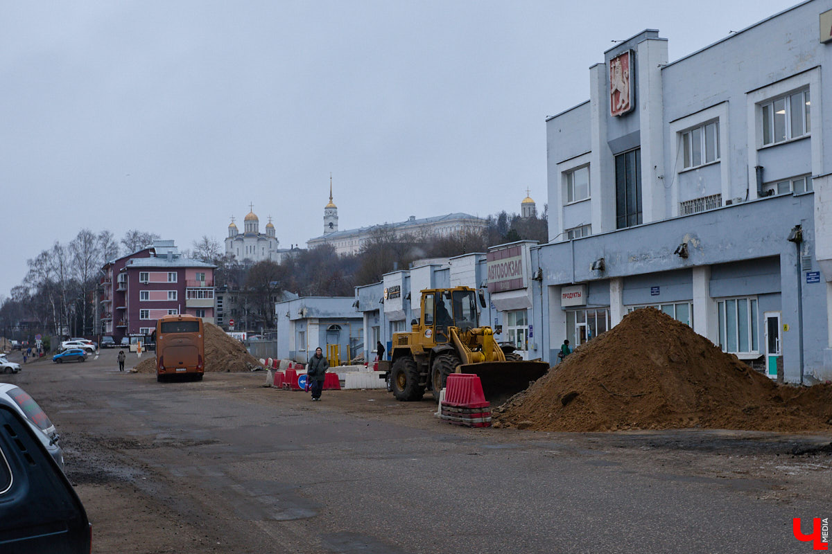 В минувшем году во Владимире было претворено в жизнь, полностью или только частично, немало идей, на которые явно не поскупились. Еще бы: стоит их воплощение от ста миллионов рублей и выше. «Ключ-Медиа» составил подборку самых дорогих проектов уходящего года.