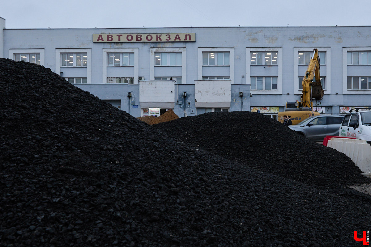 В минувшем году во Владимире было претворено в жизнь, полностью или только частично, немало идей, на которые явно не поскупились. Еще бы: стоит их воплощение от ста миллионов рублей и выше. «Ключ-Медиа» составил подборку самых дорогих проектов уходящего года.