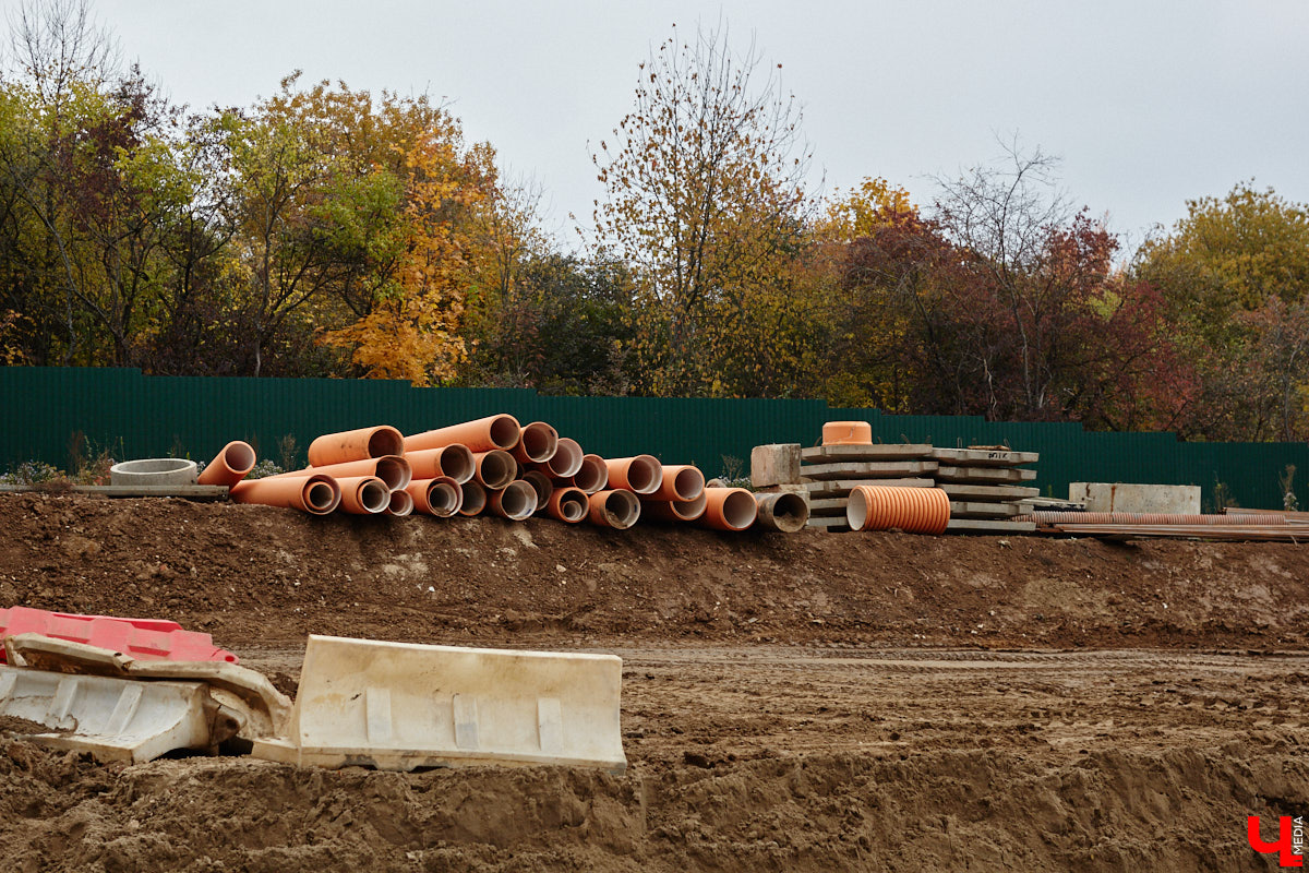 В минувшем году во Владимире было претворено в жизнь, полностью или только частично, немало идей, на которые явно не поскупились. Еще бы: стоит их воплощение от ста миллионов рублей и выше. «Ключ-Медиа» составил подборку самых дорогих проектов уходящего года.
