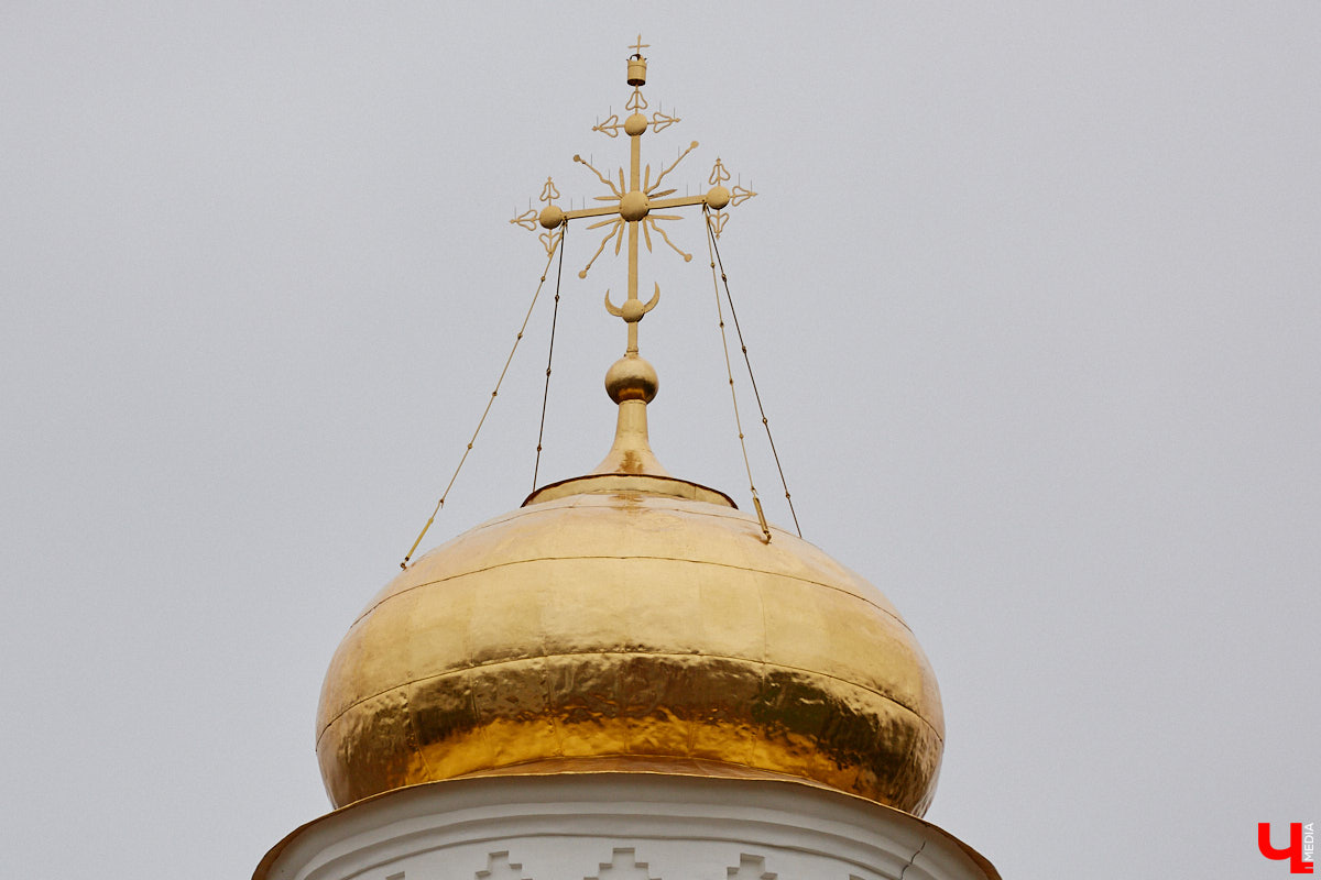 В минувшем году во Владимире было претворено в жизнь, полностью или только частично, немало идей, на которые явно не поскупились. Еще бы: стоит их воплощение от ста миллионов рублей и выше. «Ключ-Медиа» составил подборку самых дорогих проектов уходящего года.