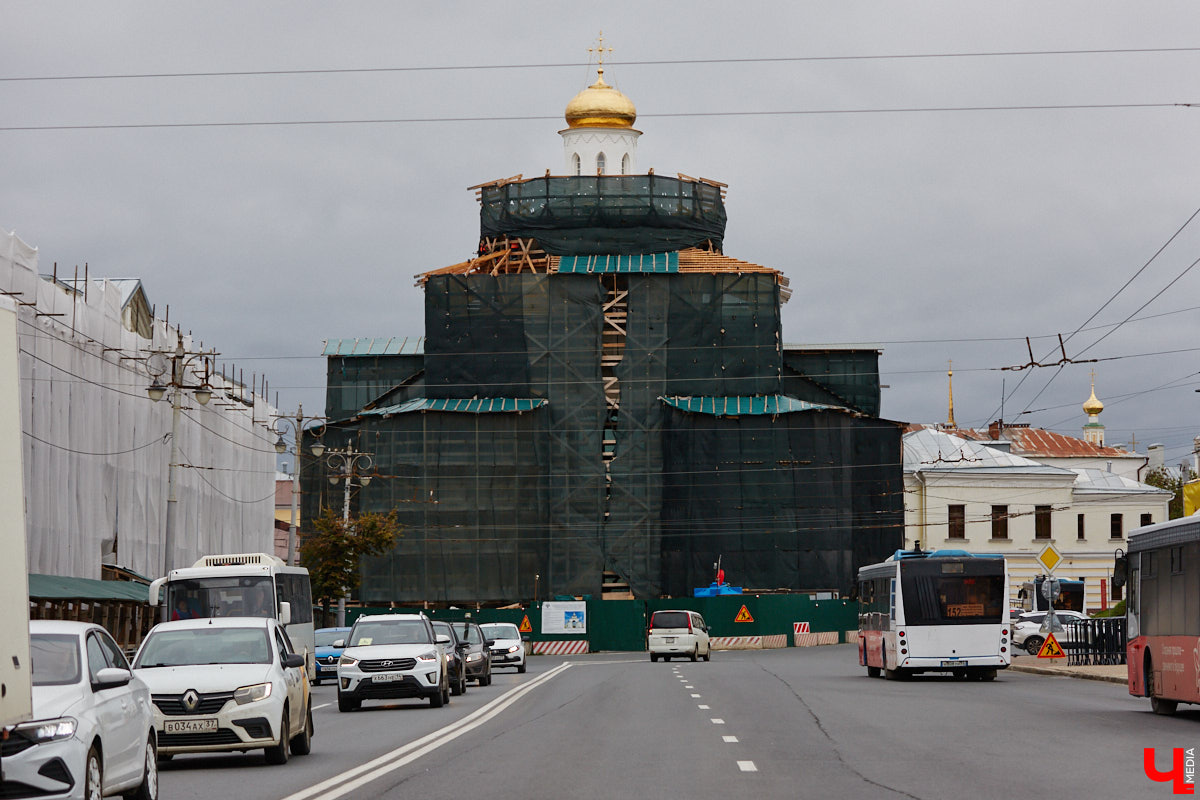В минувшем году во Владимире было претворено в жизнь, полностью или только частично, немало идей, на которые явно не поскупились. Еще бы: стоит их воплощение от ста миллионов рублей и выше. «Ключ-Медиа» составил подборку самых дорогих проектов уходящего года.