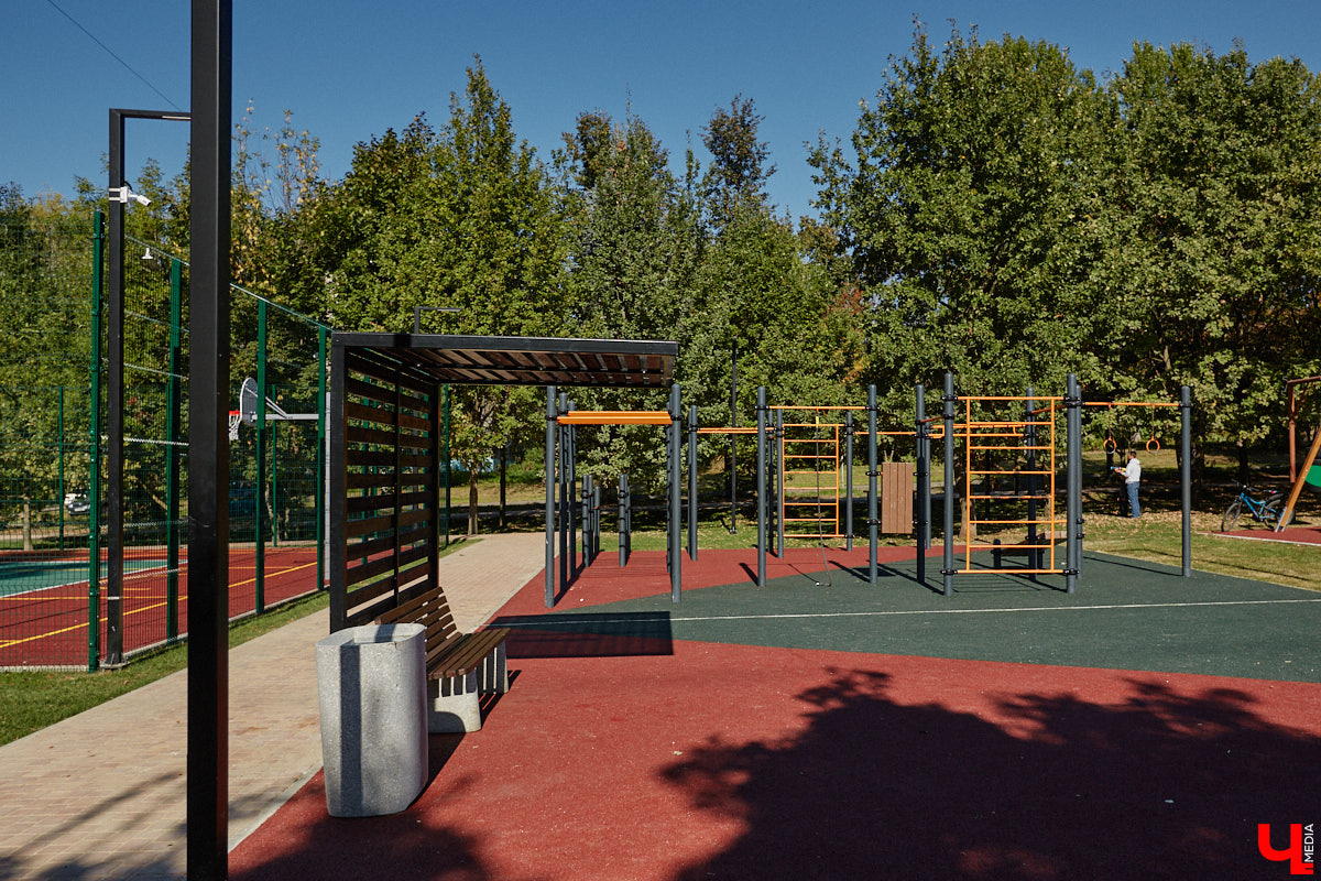 В минувшем году во Владимире было претворено в жизнь, полностью или только частично, немало идей, на которые явно не поскупились. Еще бы: стоит их воплощение от ста миллионов рублей и выше. «Ключ-Медиа» составил подборку самых дорогих проектов уходящего года.