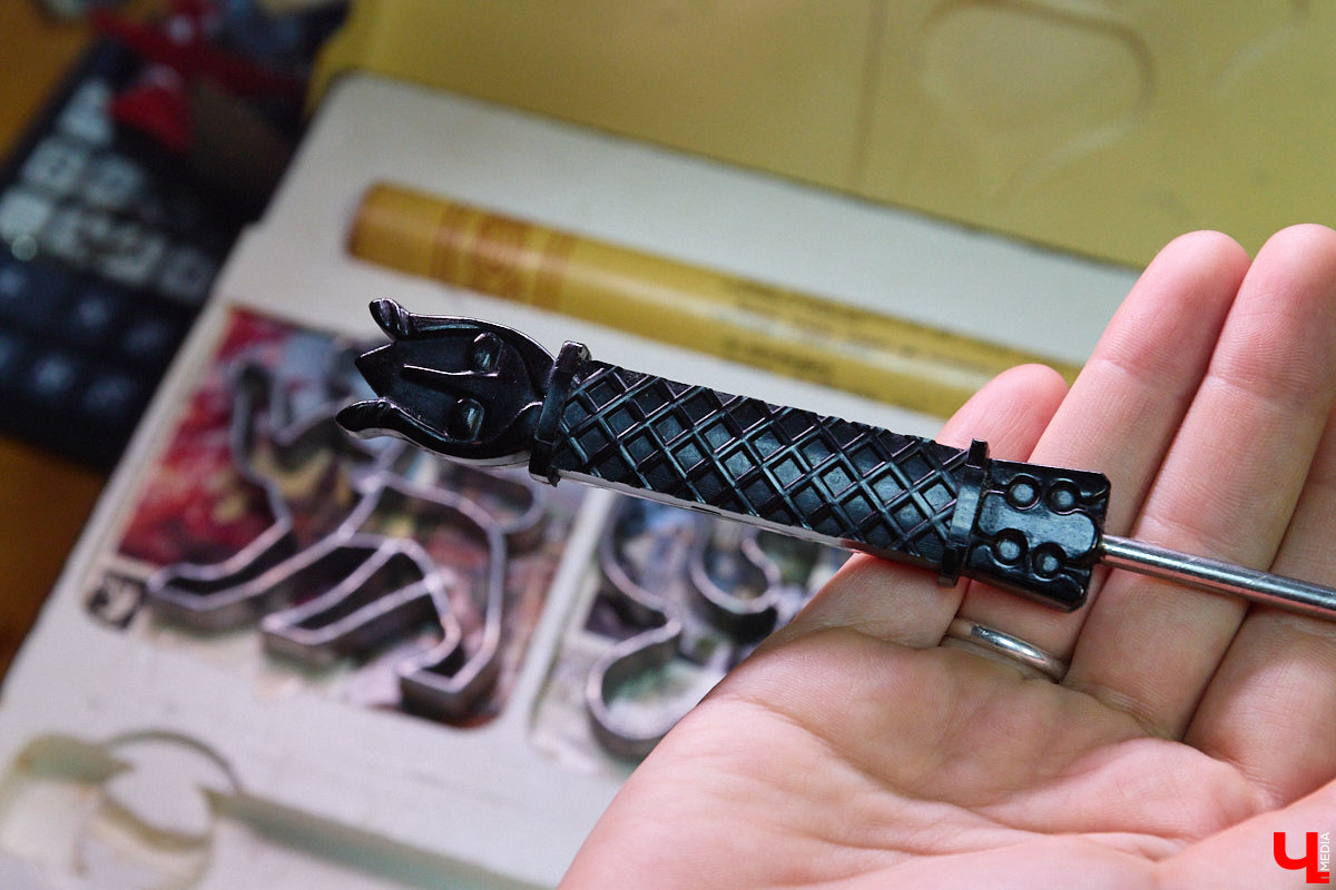 23 и 24 августа 1958 года город Владимир отмечал 850-летний юбилей. Готовились к нему основательно, потому и сувениров, напоминающих о важной дате, сохранилось немало. Часть из них находится в коллекции Михаила Самойлова, а вместе с ней и другие трофеи, от которых может «триггернуть» или «флэшбекнуть».