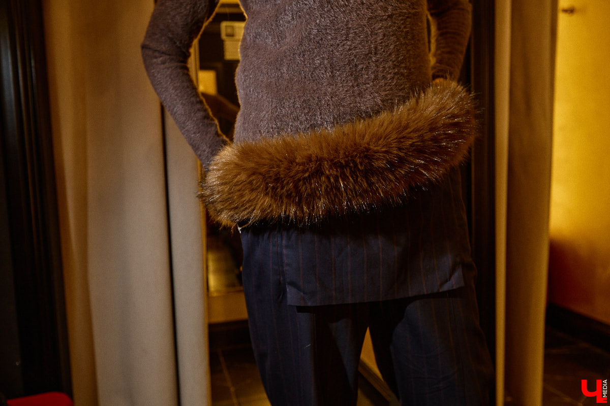 Slavic core распространяется с бешеной скоростью по всему миру. Девушки из разных стран примеряют образ роковой женщины в шубе, шапке-ушанке и шерстяных варежках. В России он, конечно же, особенно популярен. Однако как составить зимний аутфит по всем модным канонам? В этом вопросе нам помогла разобраться стилист Анна Трубова.