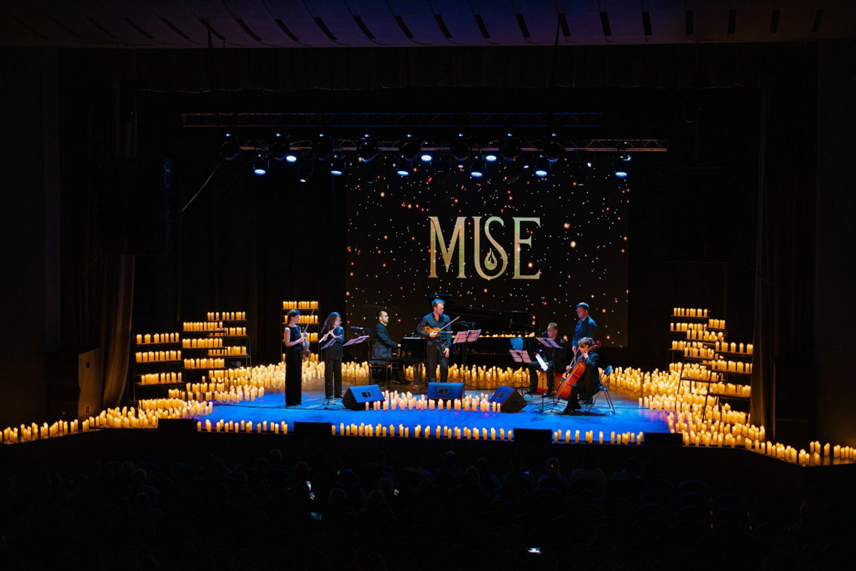 В начале января владимирцев ждут юмор и популярные мелодии. Ваня Усович после творческой паузы вернется с новым стендапом, группа PIZZA отметит 15-летие большим новогодним концертом, а Владимир Винокур вместе с артистами Театра пародий создаст вечер знакомых образов, музыкальных номеров и свежих шуток.