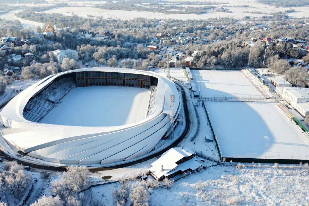 Как пел Юрий Антонов, «мечта сбывается и не сбывается». В случае большинства многообещающих городских проектов она исполниться не успела, но нейродизайнер Анастасия Якимова при помощи ИИ визуализировала для «Ключ-Медиа» идеальный Владимир. Мы представили, каким бы он мог встретить 2026 год, реализуй город все долгосрочные инициативы.