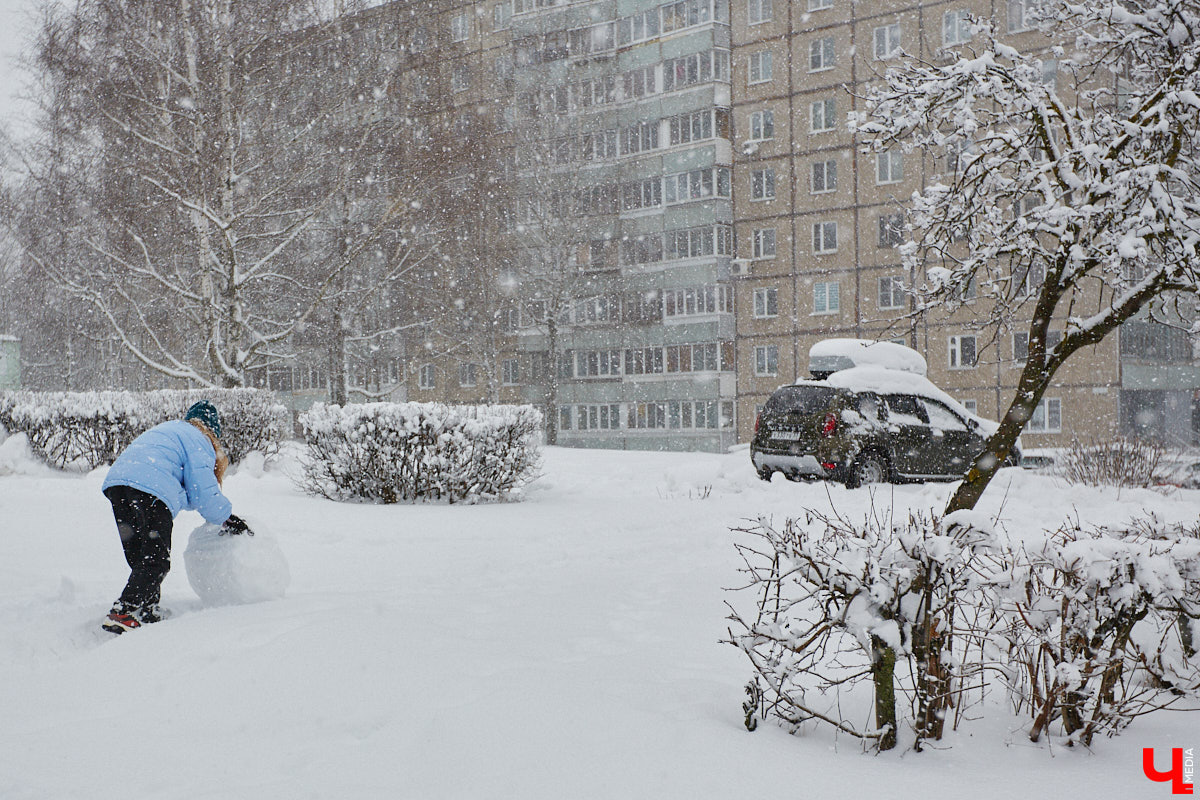 Циклон «Фрэнсис» постарался на славу: давно в регионе не было такого снежного начала года! Впрочем, радости от него мало, ведь буквально не пройти, не проехать. Логично, что главный вопрос на повестке недели звучит так: сколько еще намерены кружить белые мухи?