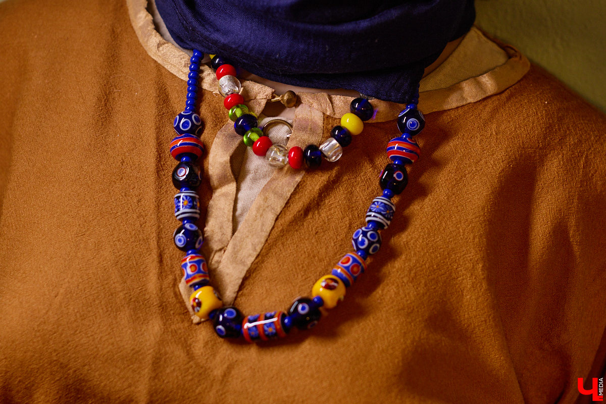 Играть в куклы можно в любом возрасте. Впрочем, зрелые люди ищут в таком хобби нечто большее. Например, Ольга Куликова не только собирает Барби, которых набралось несколько сотен. Она создала домашний музей национальных костюмов в миниатюре. О собранных ею образах и коллекции в целом стилист поведала нашему изданию.