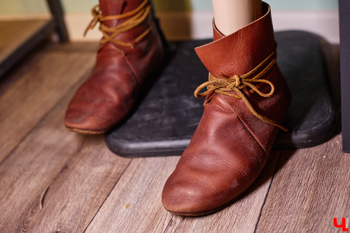 Играть в куклы можно в любом возрасте. Впрочем, зрелые люди ищут в таком хобби нечто большее. Например, Ольга Куликова не только собирает Барби, которых набралось несколько сотен. Она создала домашний музей национальных костюмов в миниатюре. О собранных ею образах и коллекции в целом стилист поведала нашему изданию.