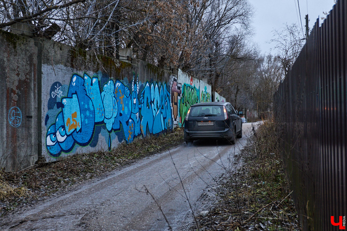 Лагерь немецких военнопленных, Собачий поселок, народные «сталинки», ВДНХ, парк им. 850-летия, Экспоцентр, школа № 8 — что между ними общего? Так или иначе все эти разнородные объекты связаны с одним из самых молодых советских заводов во Владимире — нынешним «Электроприбором».