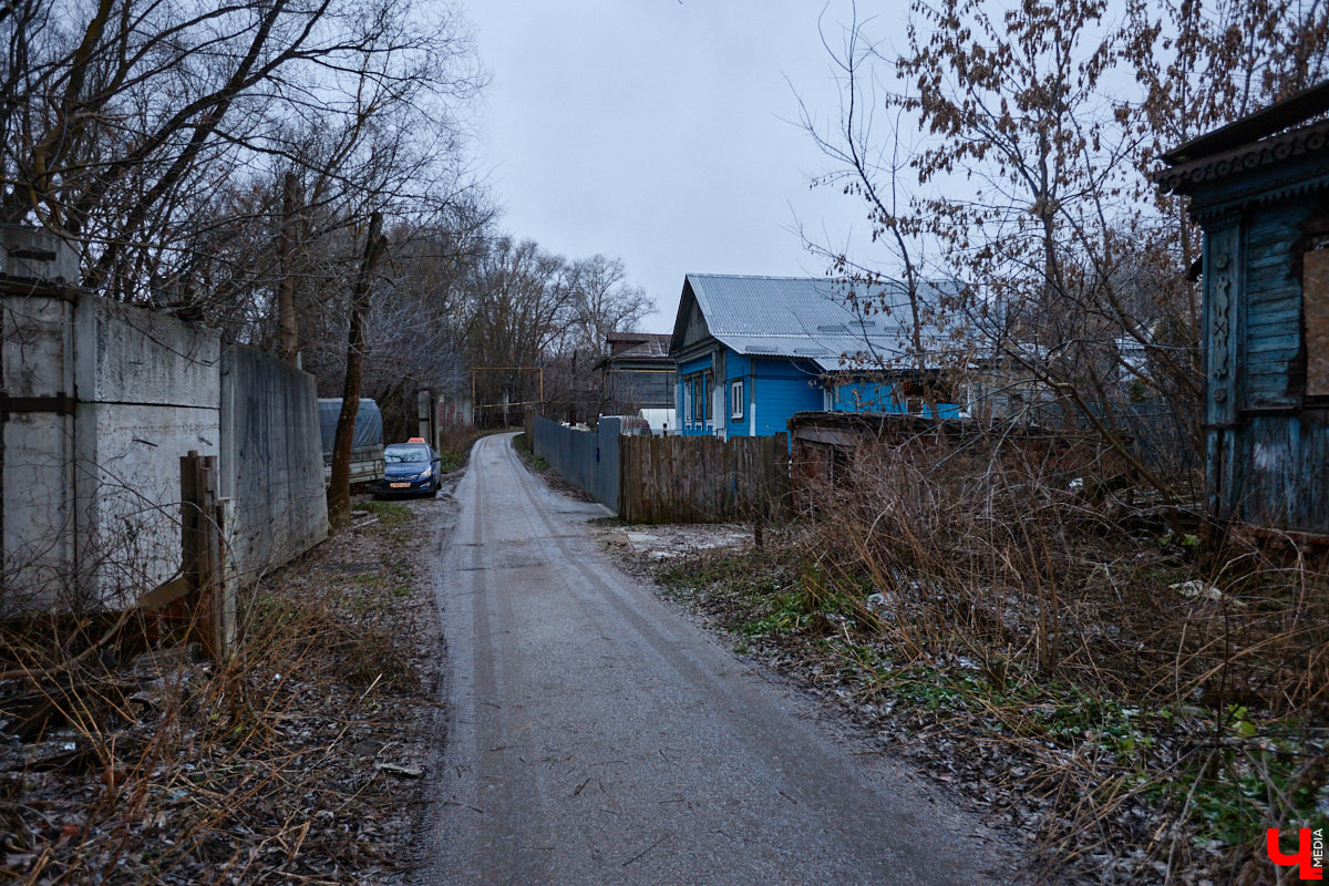 Лагерь немецких военнопленных, Собачий поселок, народные «сталинки», ВДНХ, парк им. 850-летия, Экспоцентр, школа № 8 — что между ними общего? Так или иначе все эти разнородные объекты связаны с одним из самых молодых советских заводов во Владимире — нынешним «Электроприбором».