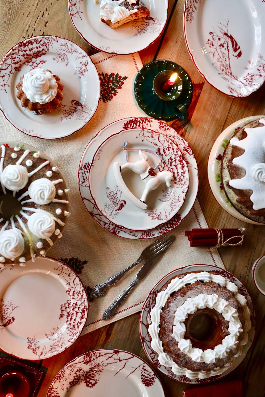 Приятно увидеть региональные мотивы на вещах прикладного характера: частичка родной земли всегда с тобой. Дизайнеры продолжают вдохновляться наследием Владимиро-Суздальского края и выпускать актуальные для современной жизни коллекции с местным колоритом. «Ключ-Медиа» собрал интересные художественные концепции, напоминающие о нашем культурном прошлом.