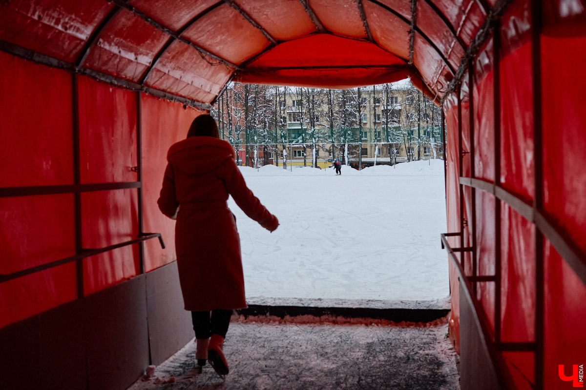 Хотите получить заряд энергии и   хорошего настроения   — отправляйтесь на   каток! Благо в   городе их   немало. Определить лучший   — задачка со   звездочкой, а   вот проверить главные из   них: в   Центральном парке, на   Пушкинском бульваре и   стадионе «Лыбедь»   — нам вполне под силу. Поехали!