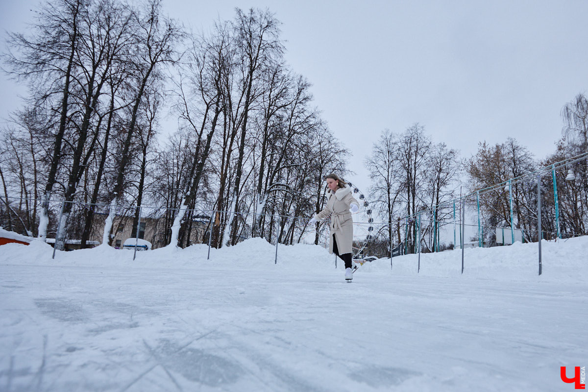 Хотите получить заряд энергии и   хорошего настроения   — отправляйтесь на   каток! Благо в   городе их   немало. Определить лучший   — задачка со   звездочкой, а   вот проверить главные из   них: в   Центральном парке, на   Пушкинском бульваре и   стадионе «Лыбедь»   — нам вполне под силу. Поехали!