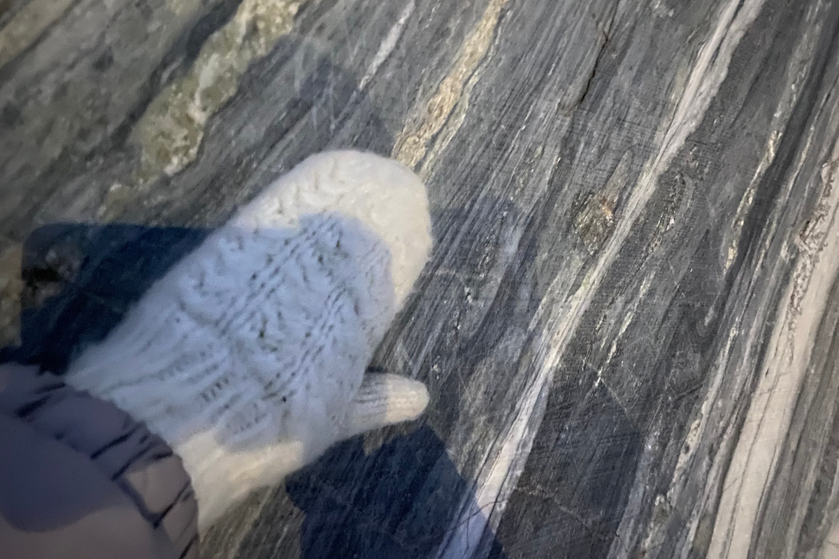 Заснеженный лес, бурлящие водопады цвета колы, калитки с ягодами, живописный мраморный каньон горного парка «Рускеала», белая Ладога и студеная Онега. Все эти чудеса щедро дарит сказочная Карелия, куда из Владимира вполне можно сгонять на пару дней.