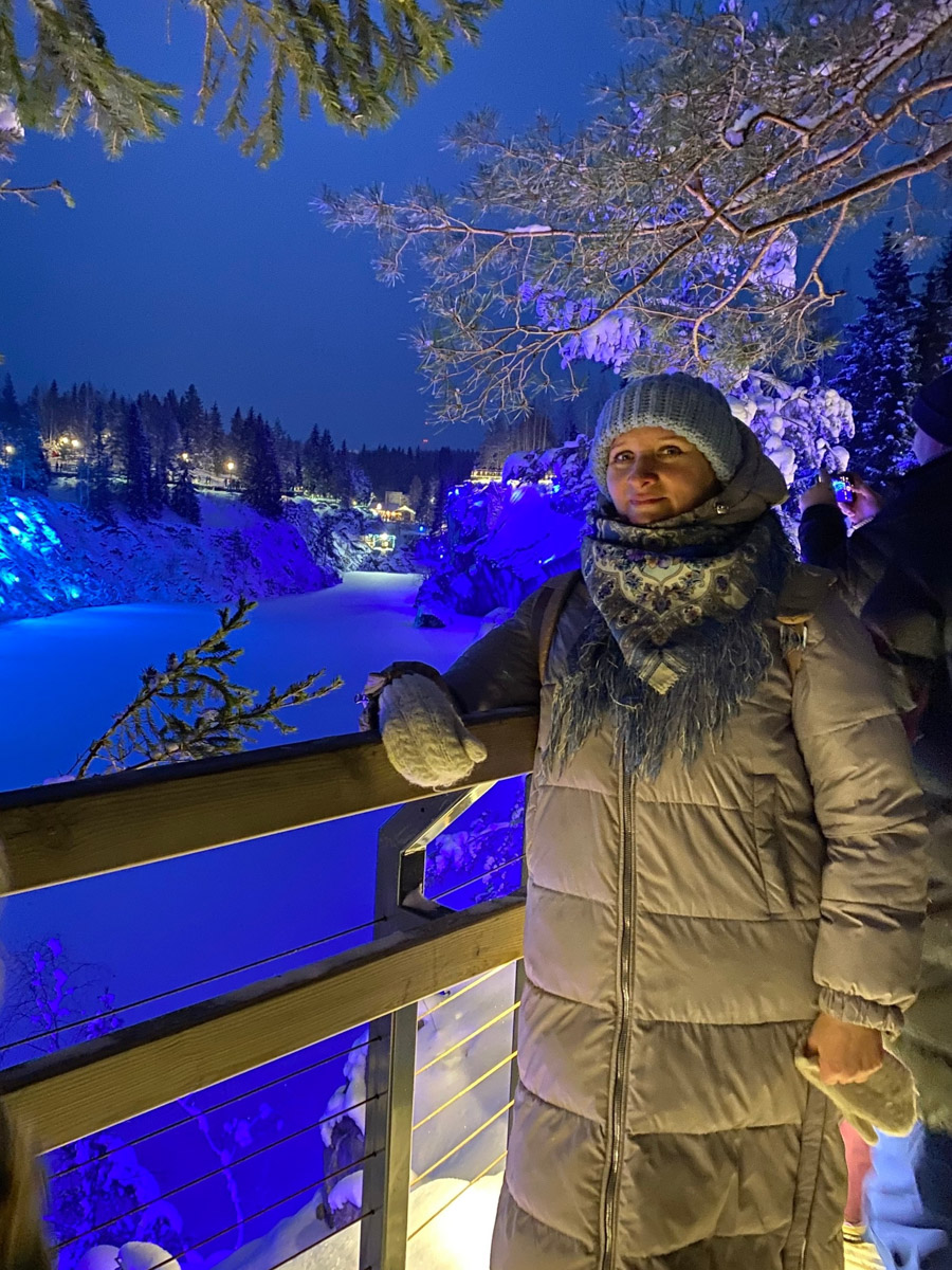 Заснеженный лес, бурлящие водопады цвета колы, калитки с ягодами, живописный мраморный каньон горного парка «Рускеала», белая Ладога и студеная Онега. Все эти чудеса щедро дарит сказочная Карелия, куда из Владимира вполне можно сгонять на пару дней.