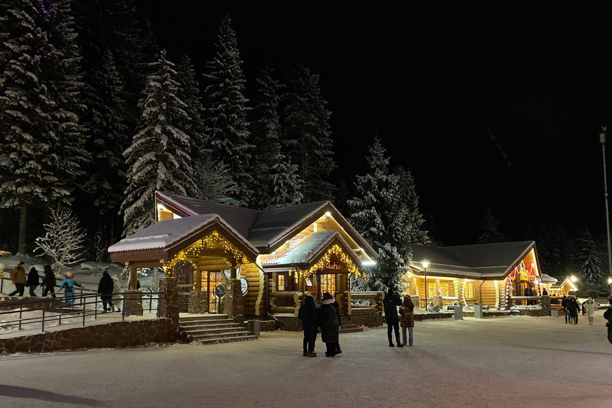 Заснеженный лес, бурлящие водопады цвета колы, калитки с ягодами, живописный мраморный каньон горного парка «Рускеала», белая Ладога и студеная Онега. Все эти чудеса щедро дарит сказочная Карелия, куда из Владимира вполне можно сгонять на пару дней.