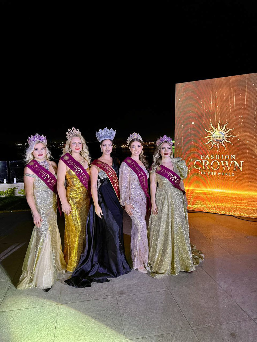 Уж кто и начал новый год на всю катушку, так это владимирские красотки. Девушки неустанно забирают самые важные титулы не только на всероссийских, но и на международных конкурсах. Одной из недавних победительниц стала модель и директор модельного агентства Victory Виктория Селеметова, которая вернулась домой с World Rising Star 2026, прошедшем в Грузии, в статусе Queen of the year.