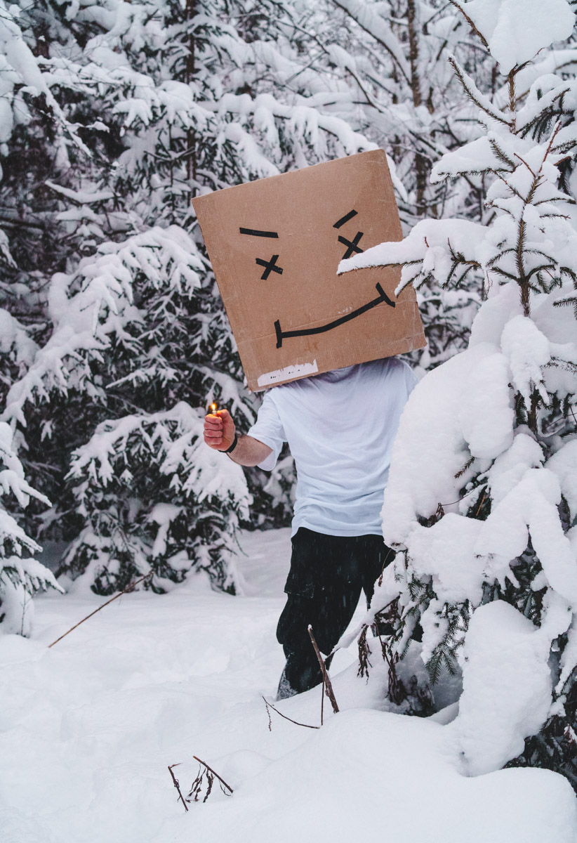 Автор динамичных сцен с фигурками Lego и машинками Hot Wheels Михаил Кудрин снимает не только игрушки. Например, не так давно фотограф решил поучаствовать в конкурсе автопортретов. «Ключ-Медиа» не смог пройти мимо и выяснил у художника все подробности о марафоне.