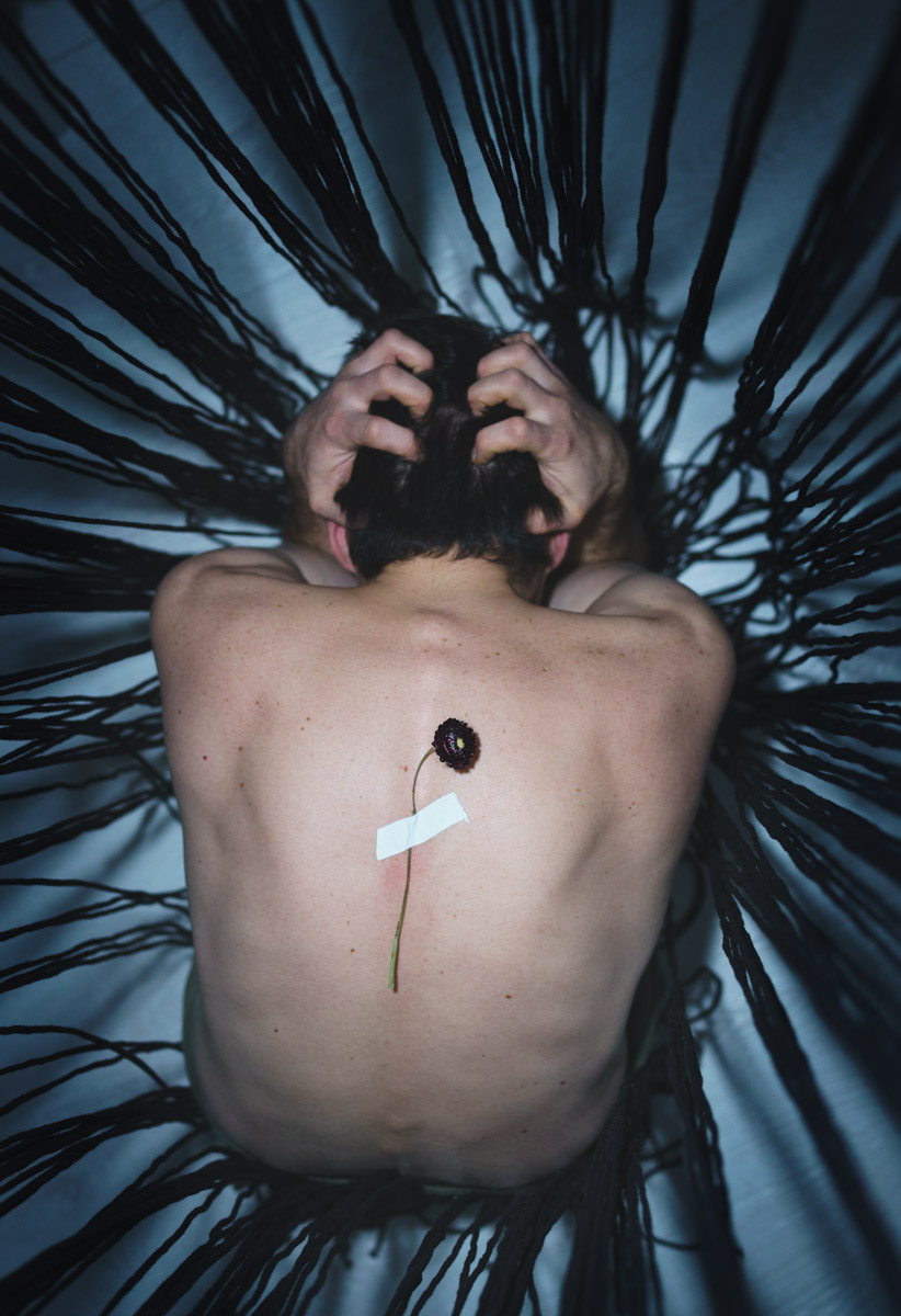 Автор динамичных сцен с фигурками Lego и машинками Hot Wheels Михаил Кудрин снимает не только игрушки. Например, не так давно фотограф решил поучаствовать в конкурсе автопортретов. «Ключ-Медиа» не смог пройти мимо и выяснил у художника все подробности о марафоне.