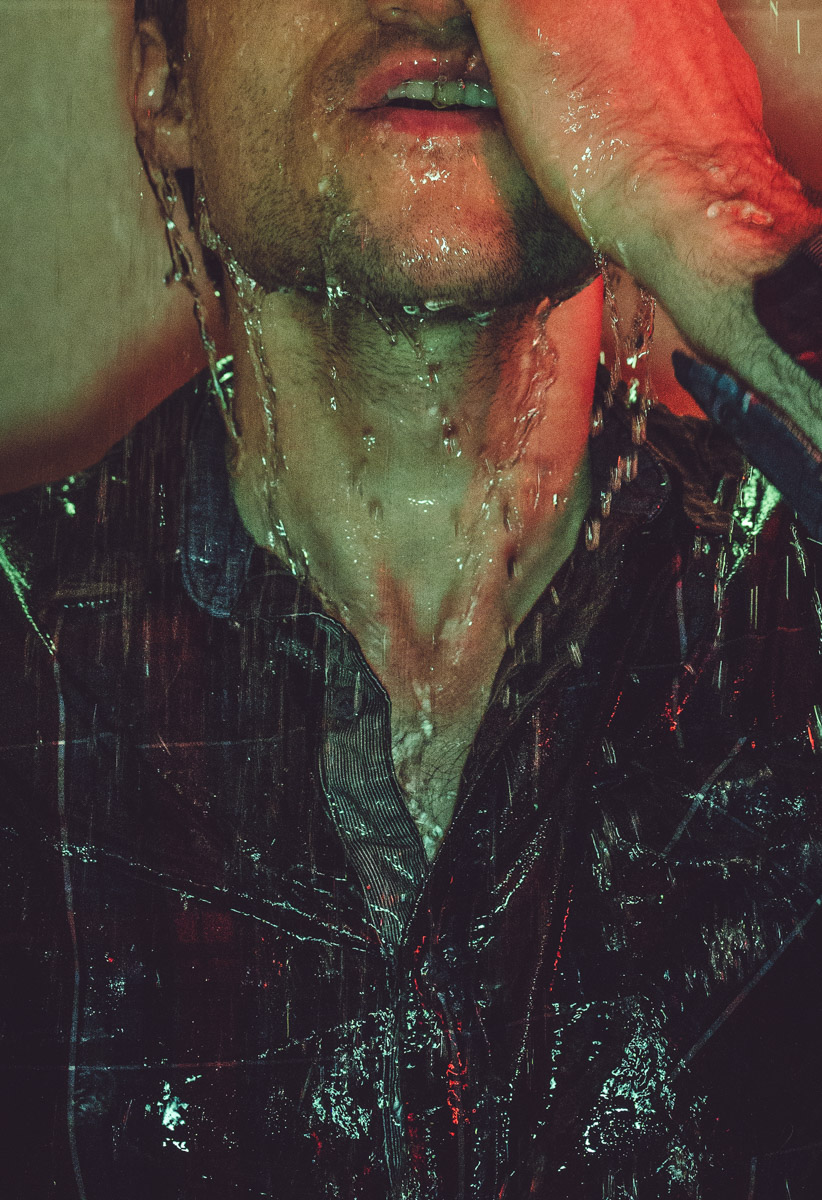 Автор динамичных сцен с фигурками Lego и машинками Hot Wheels Михаил Кудрин снимает не только игрушки. Например, не так давно фотограф решил поучаствовать в конкурсе автопортретов. «Ключ-Медиа» не смог пройти мимо и выяснил у художника все подробности о марафоне.