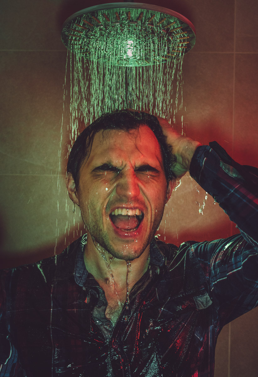 Автор динамичных сцен с фигурками Lego и машинками Hot Wheels Михаил Кудрин снимает не только игрушки. Например, не так давно фотограф решил поучаствовать в конкурсе автопортретов. «Ключ-Медиа» не смог пройти мимо и выяснил у художника все подробности о марафоне.