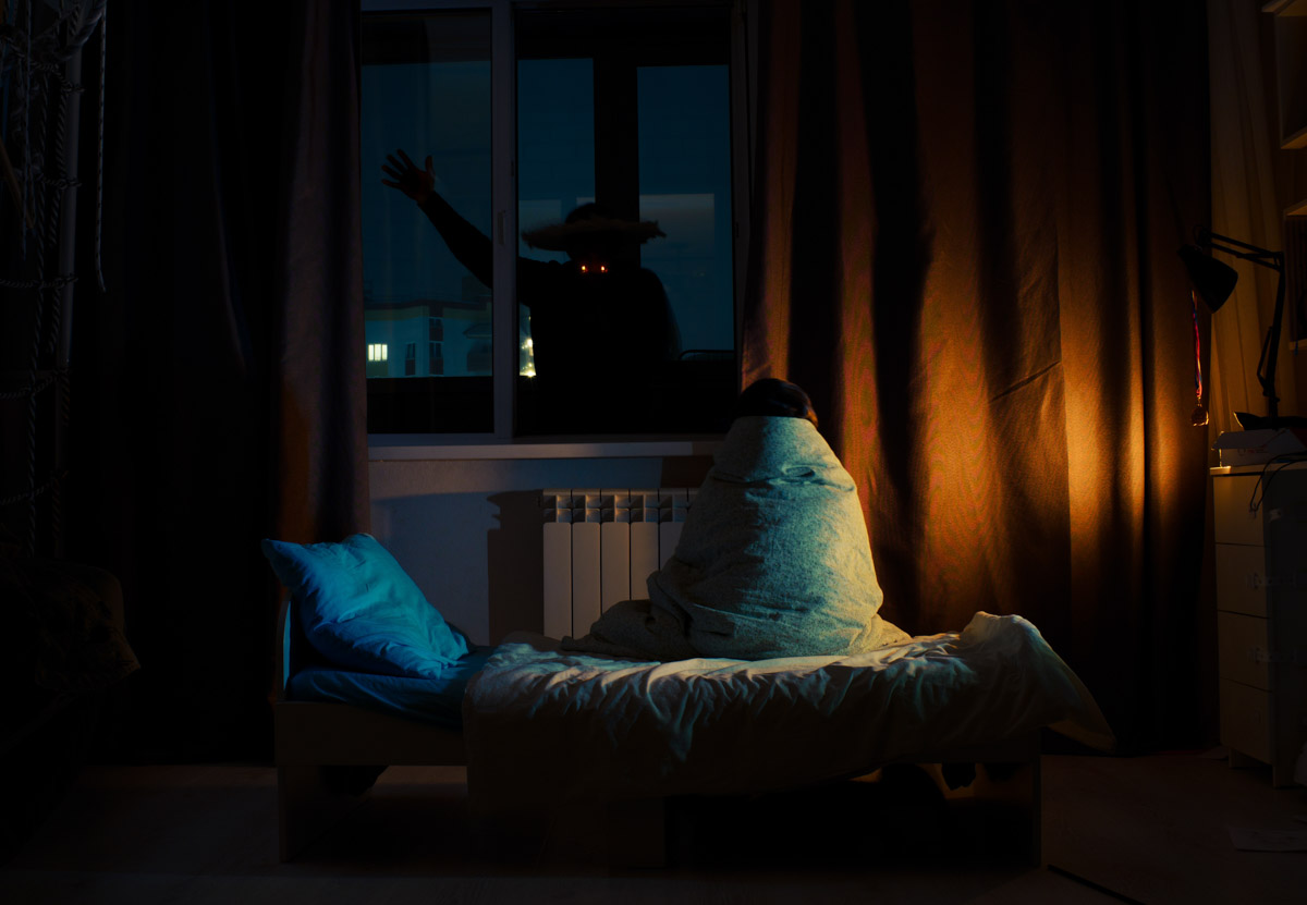 Автор динамичных сцен с фигурками Lego и машинками Hot Wheels Михаил Кудрин снимает не только игрушки. Например, не так давно фотограф решил поучаствовать в конкурсе автопортретов. «Ключ-Медиа» не смог пройти мимо и выяснил у художника все подробности о марафоне.